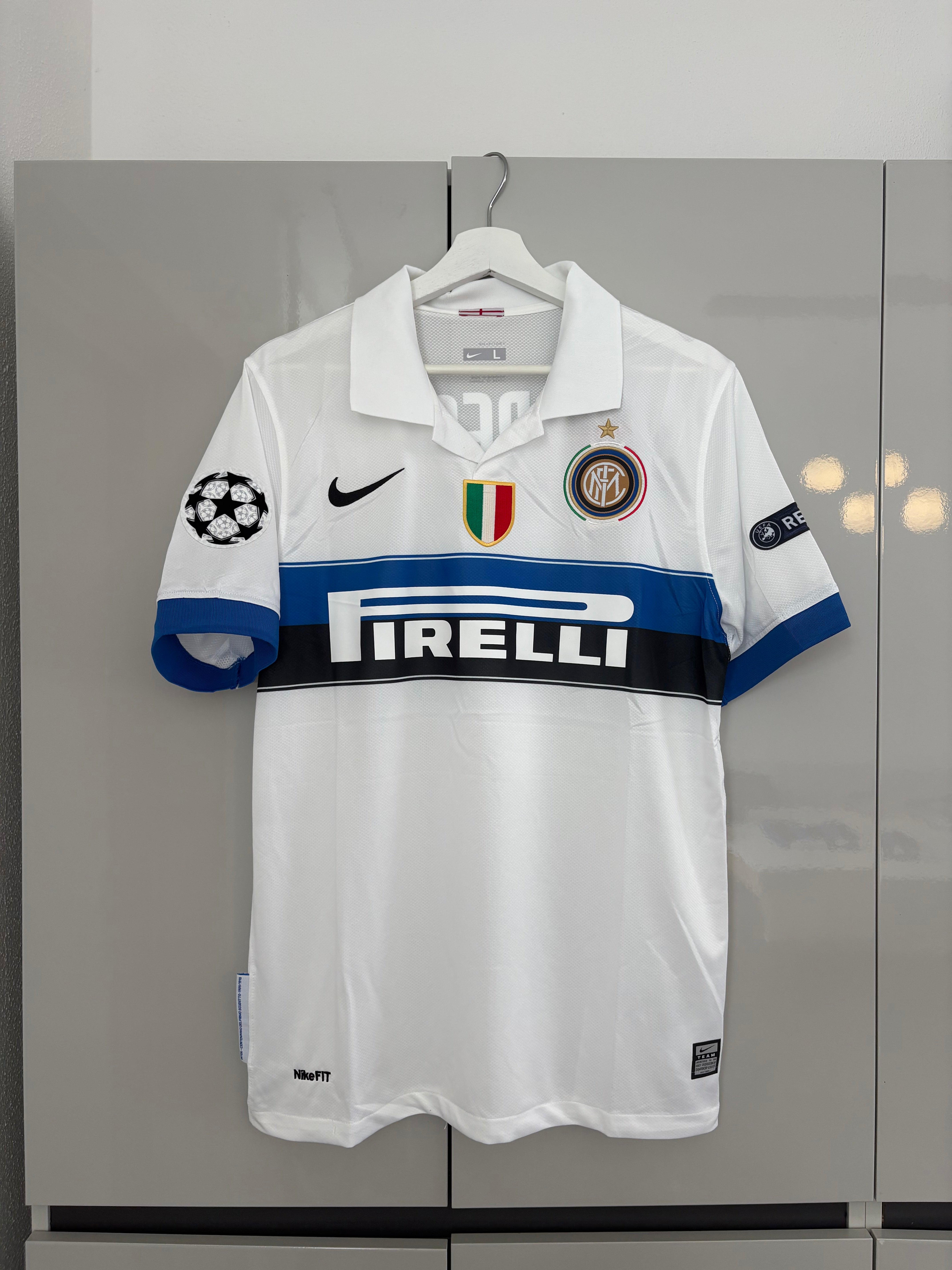 Inter 09/10 away (quaresma)