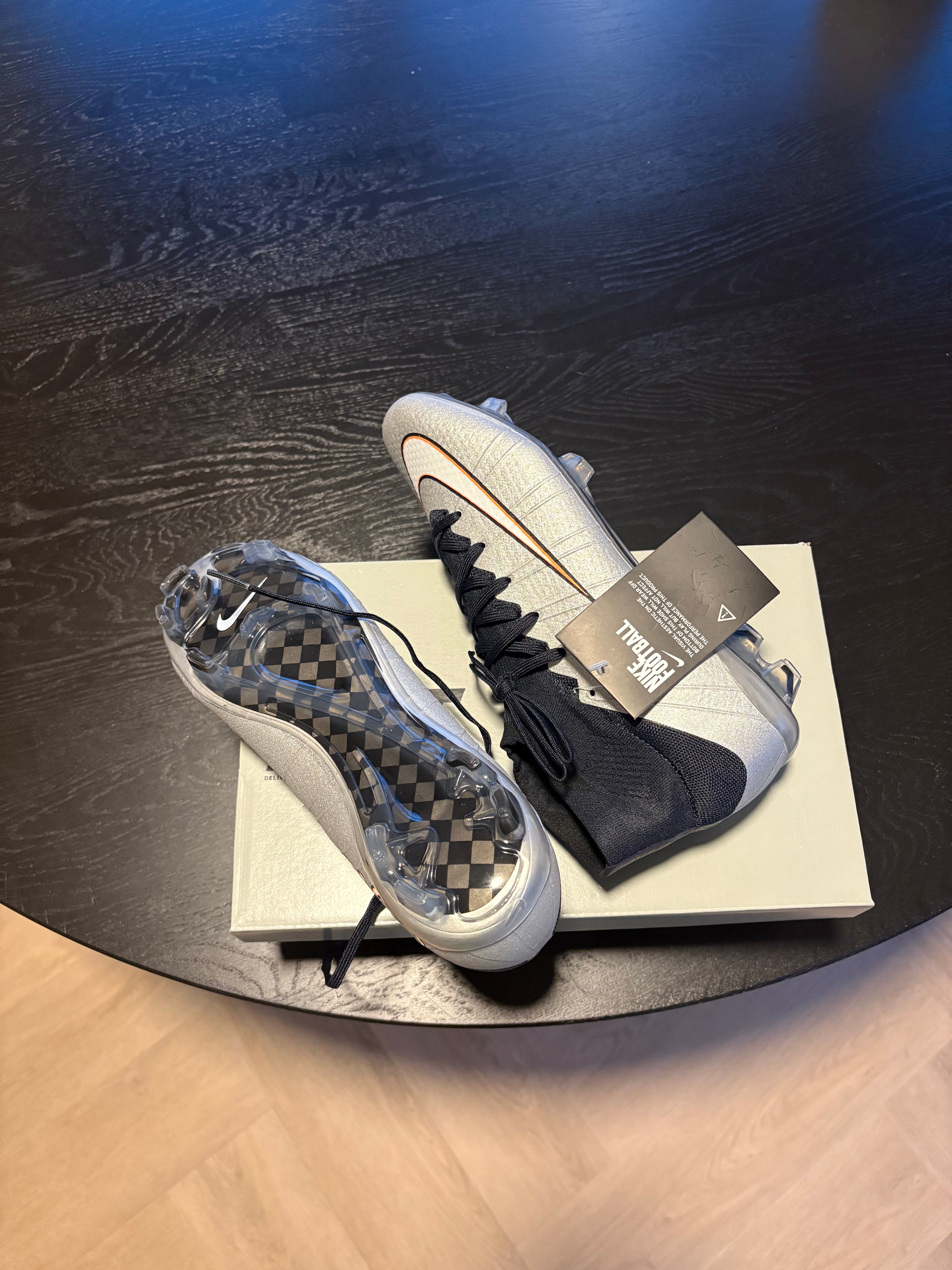 Nike Mercurial Superfly 4 CR7 Silver FG