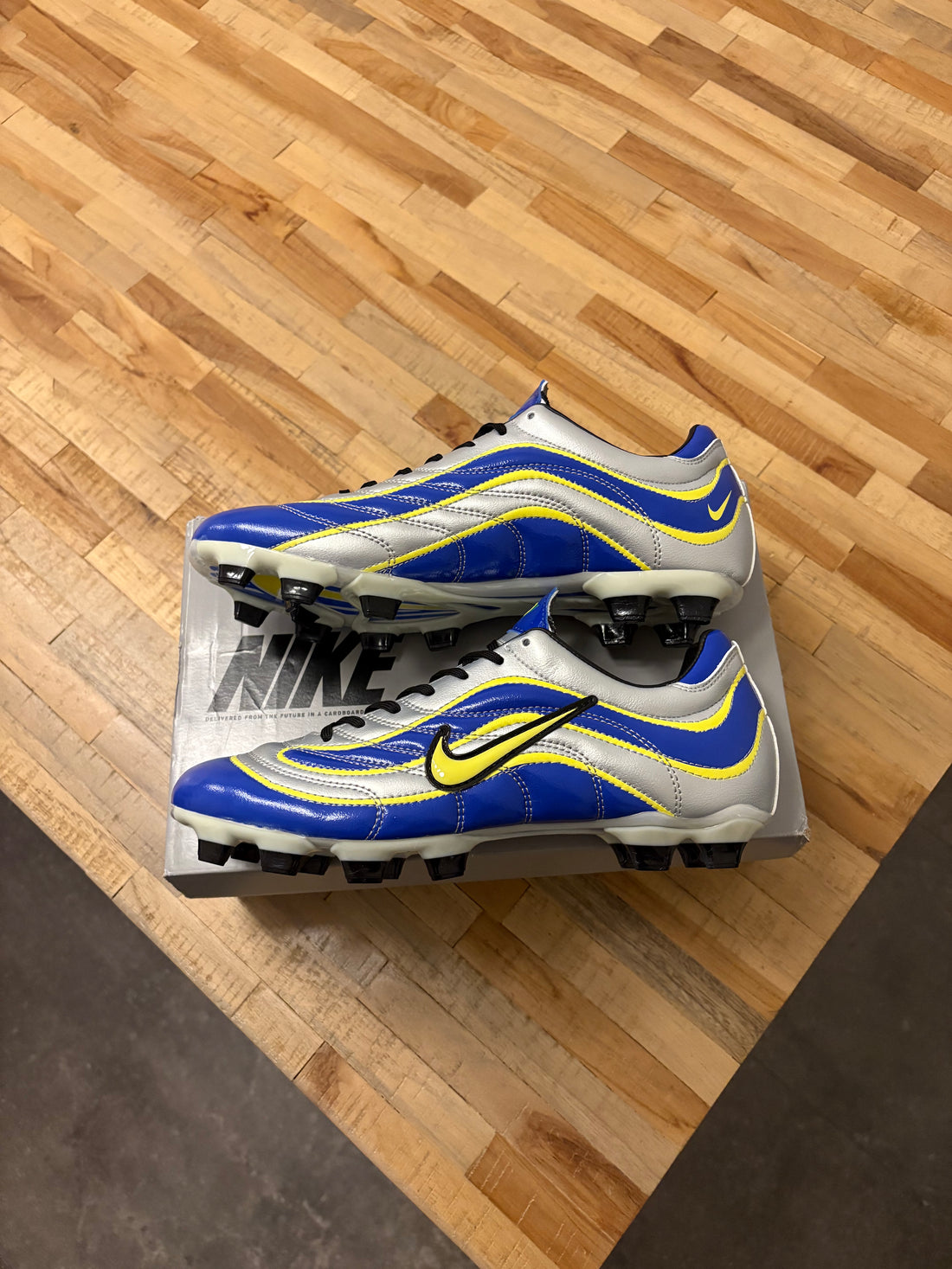 Nike Mercurial 98’ R9 FG