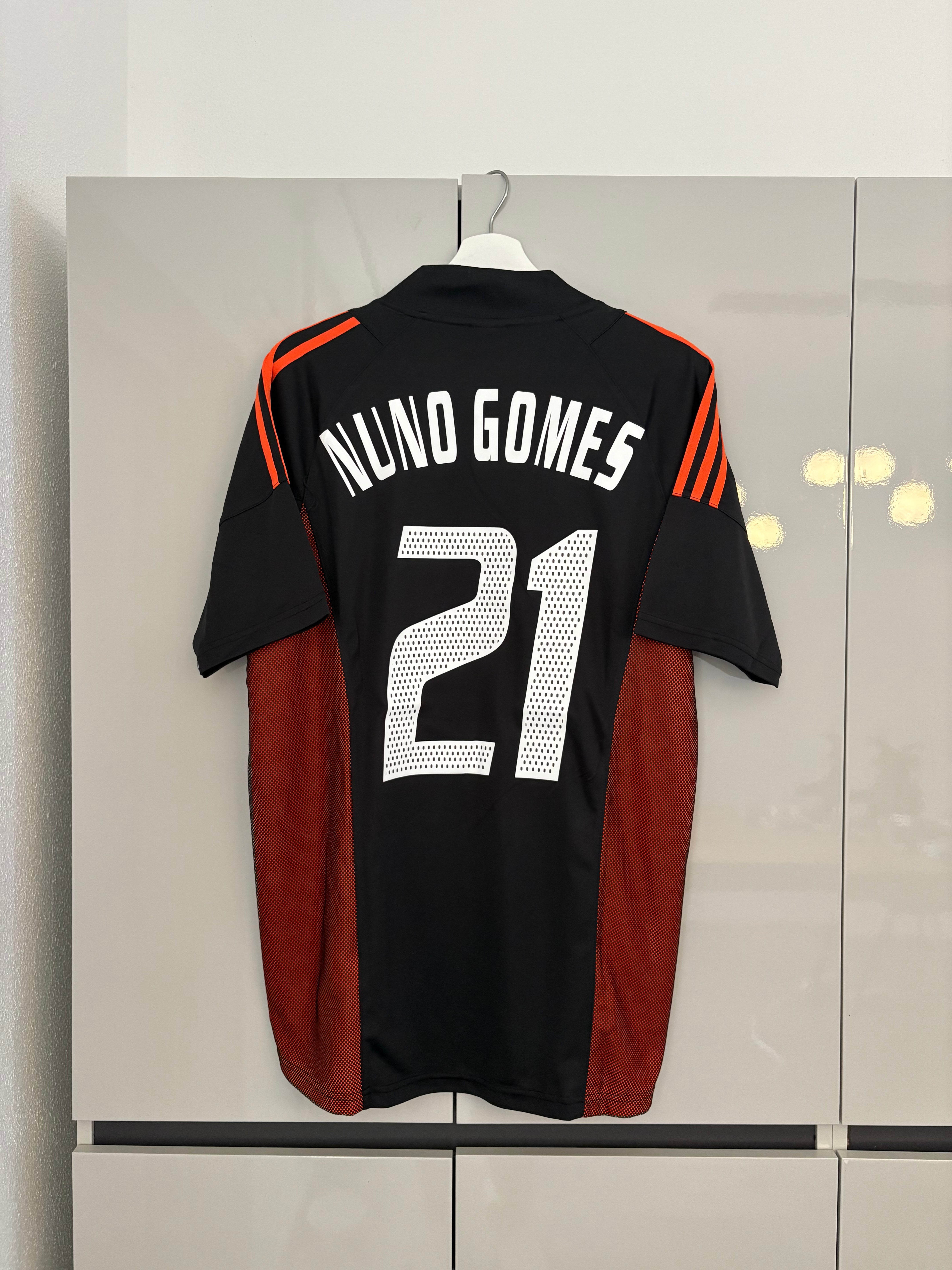 Benfica 02/03 away (nuno gomes)