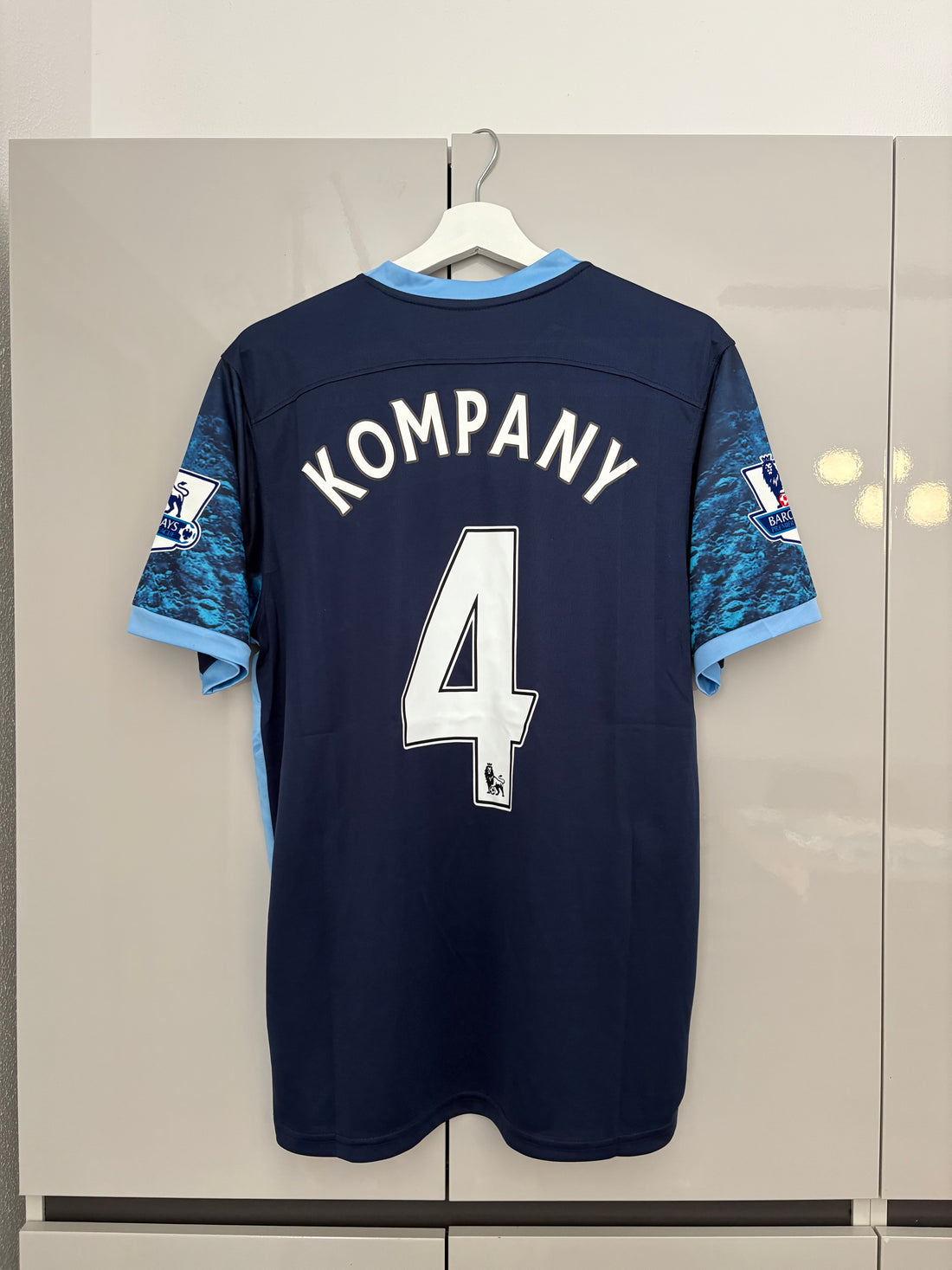 Manchester City 15/16 Away (kompany)