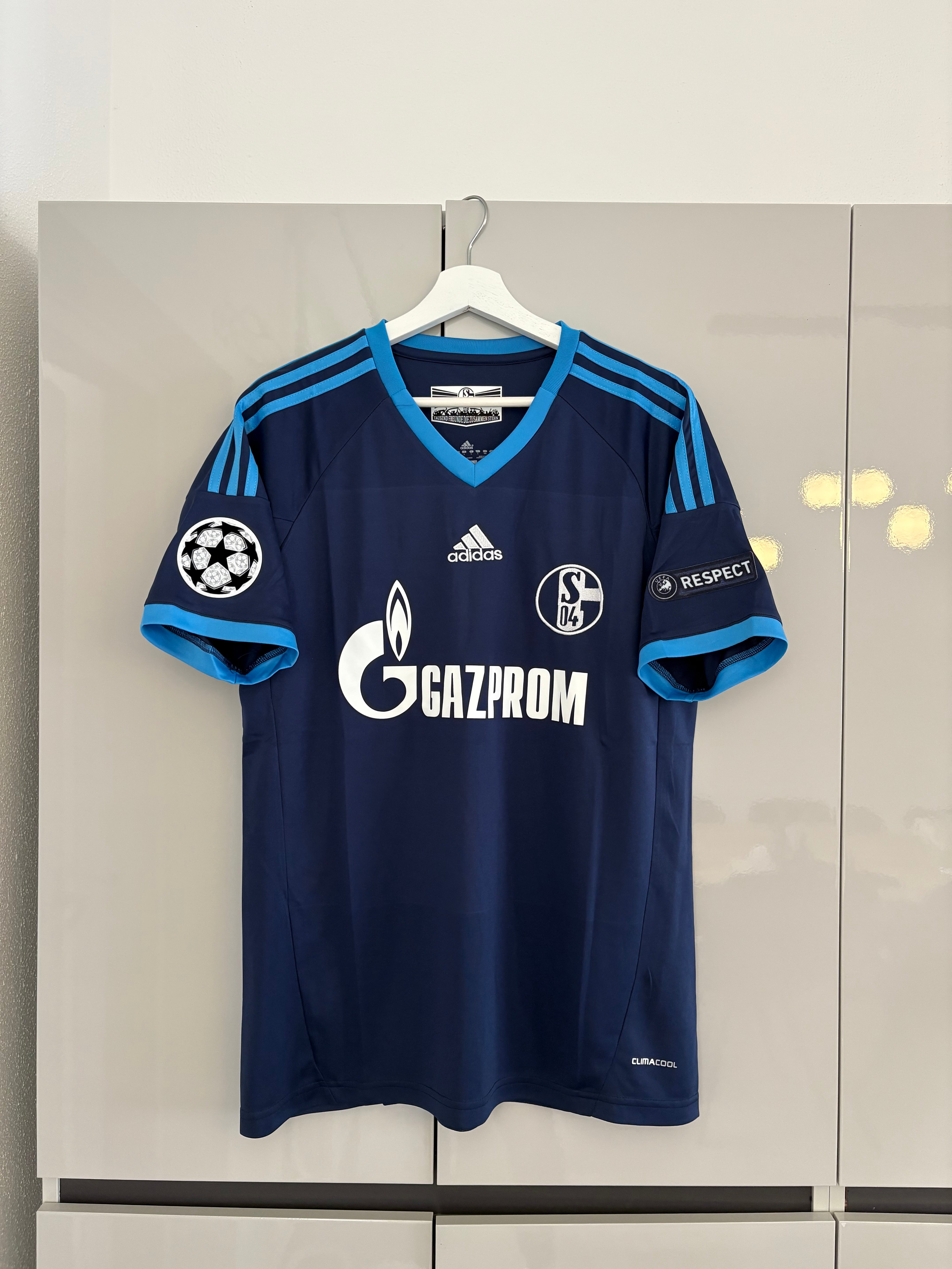Schalke 04 10/11 away (raul)