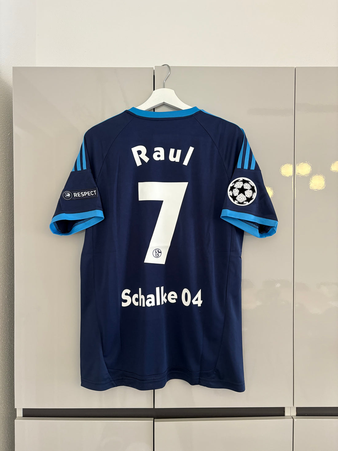 Schalke 04 10/11 away (raul)