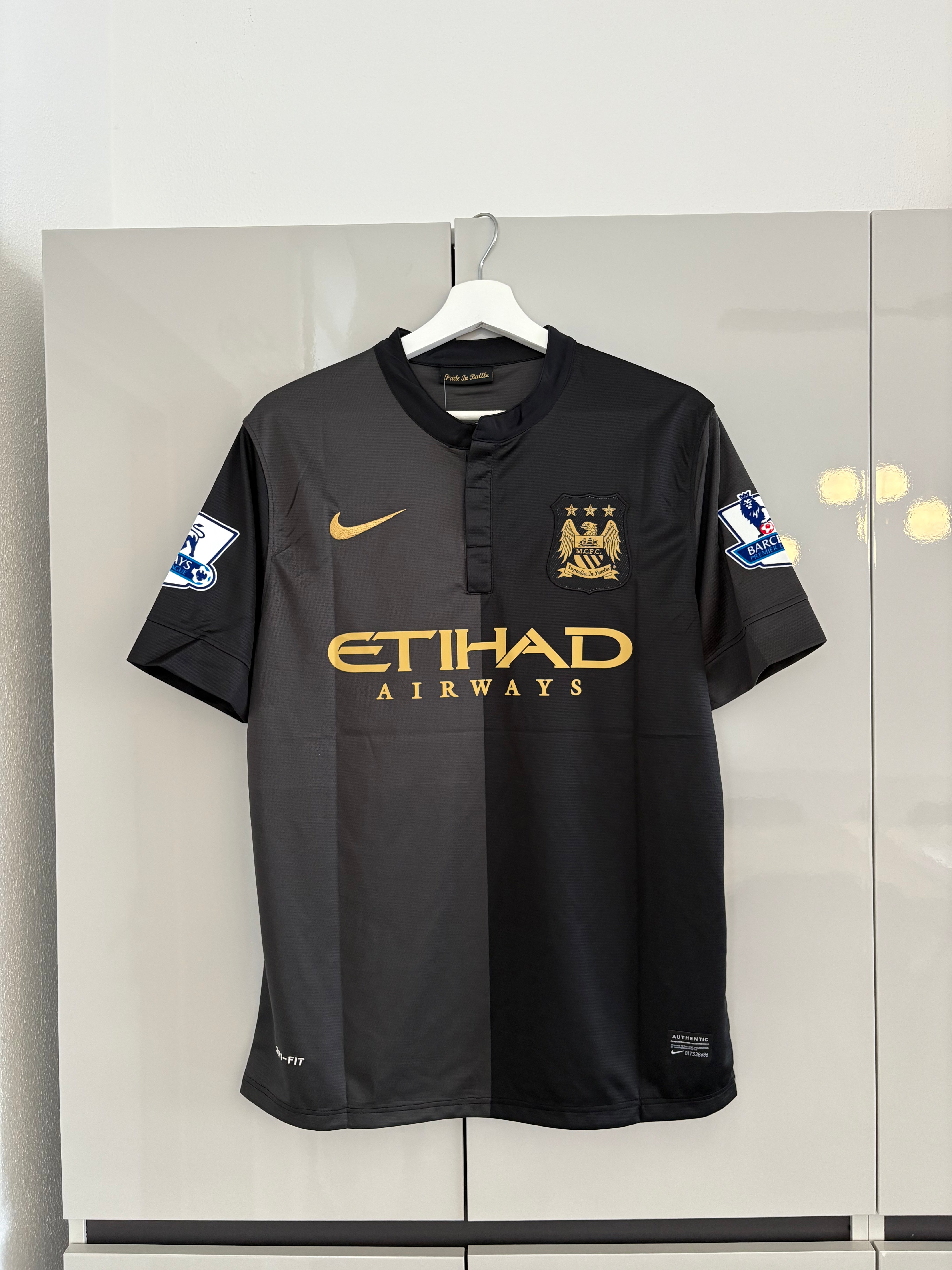 Manchester City 13/14 Away (džeko)