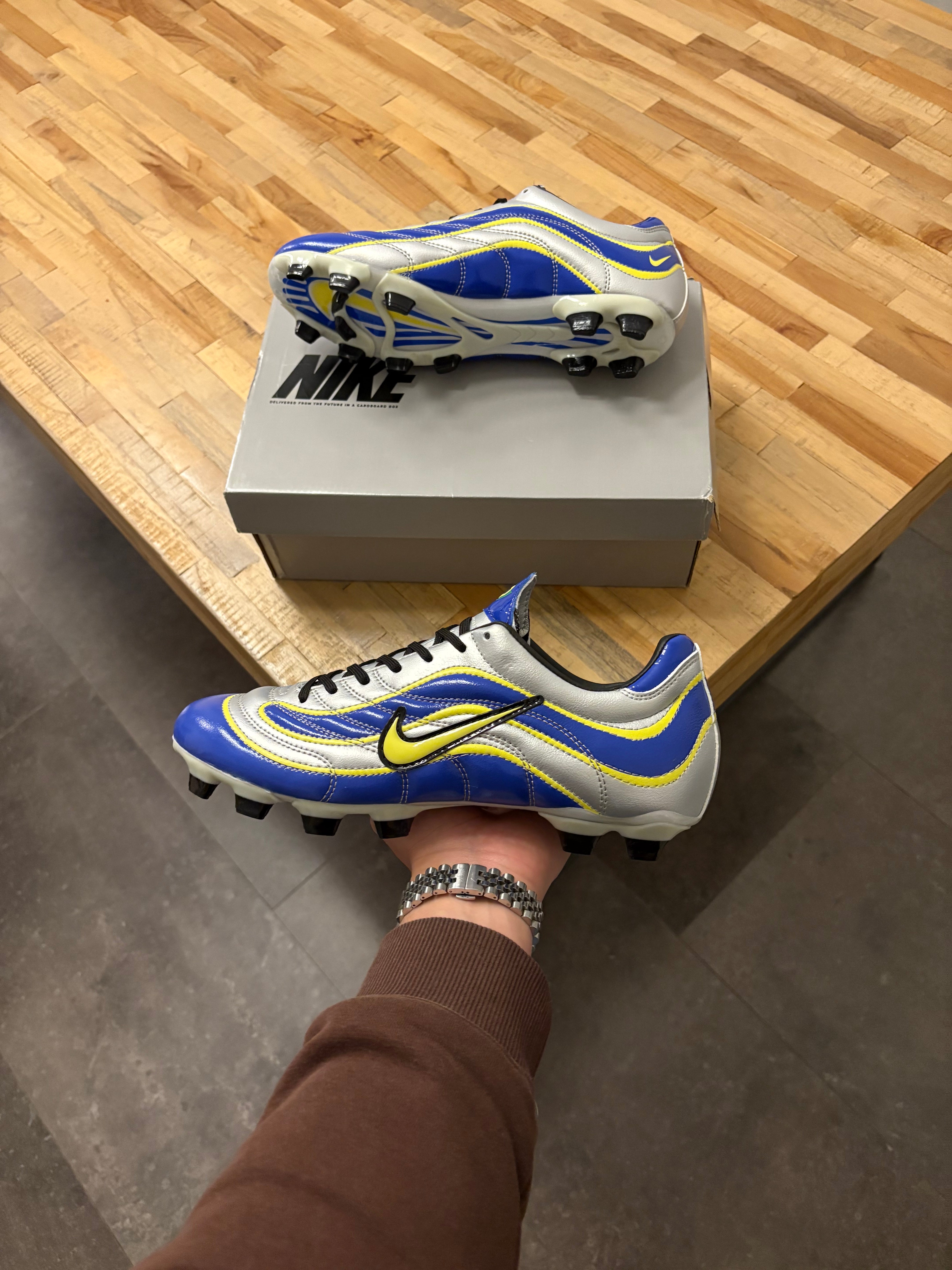 Nike Mercurial 98’ R9 FG